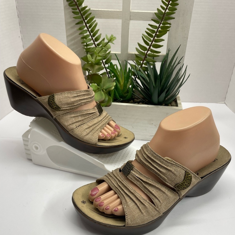 Abeo Beige Wedge Sandals